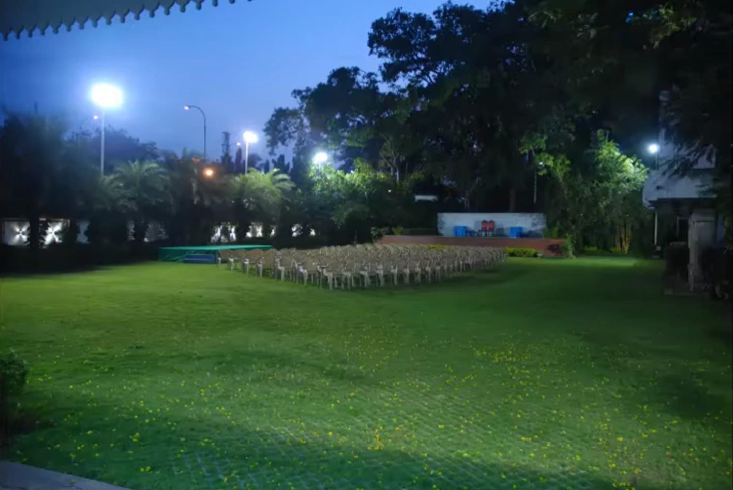 Garden lawn at New Woodlands Hotel in the evening light