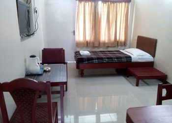 Single Non-AC room at New Woodlands Hotel